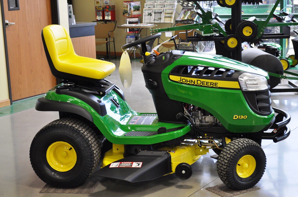 john-deere-d130-specs-engine-transmission-dimensions