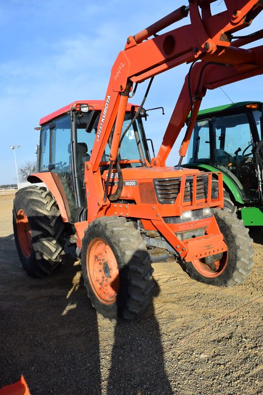 Kubota M8200 Specs, Engine, Transmission, Dimensions
